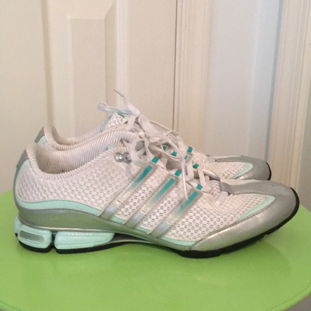 Adidas Fit foam soft comfort 3-D cushion sneaker.